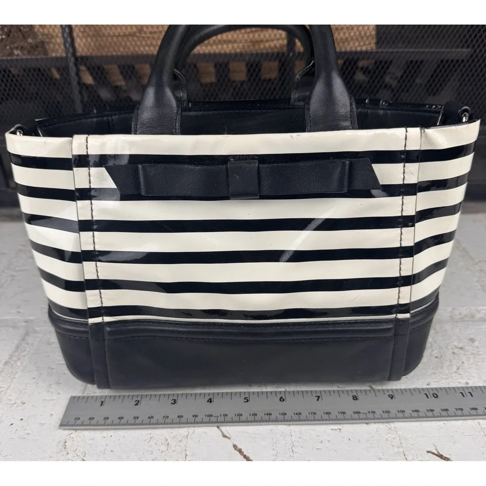 Kate Spade NY Chelsa Park Gigi Patent‎ Leather Stripe Preowned No Shoulder Strap